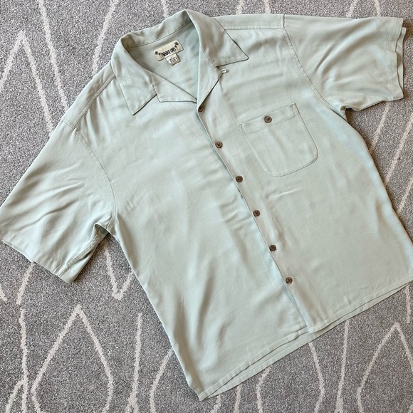 Paradise Coves Mint Green Short Short Sleeve Silk Button Down Shirt - Picture 1 of 4